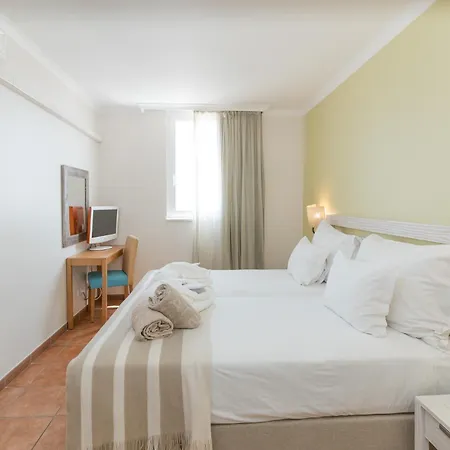 Pestana Viking & 4* Armação de Pêra